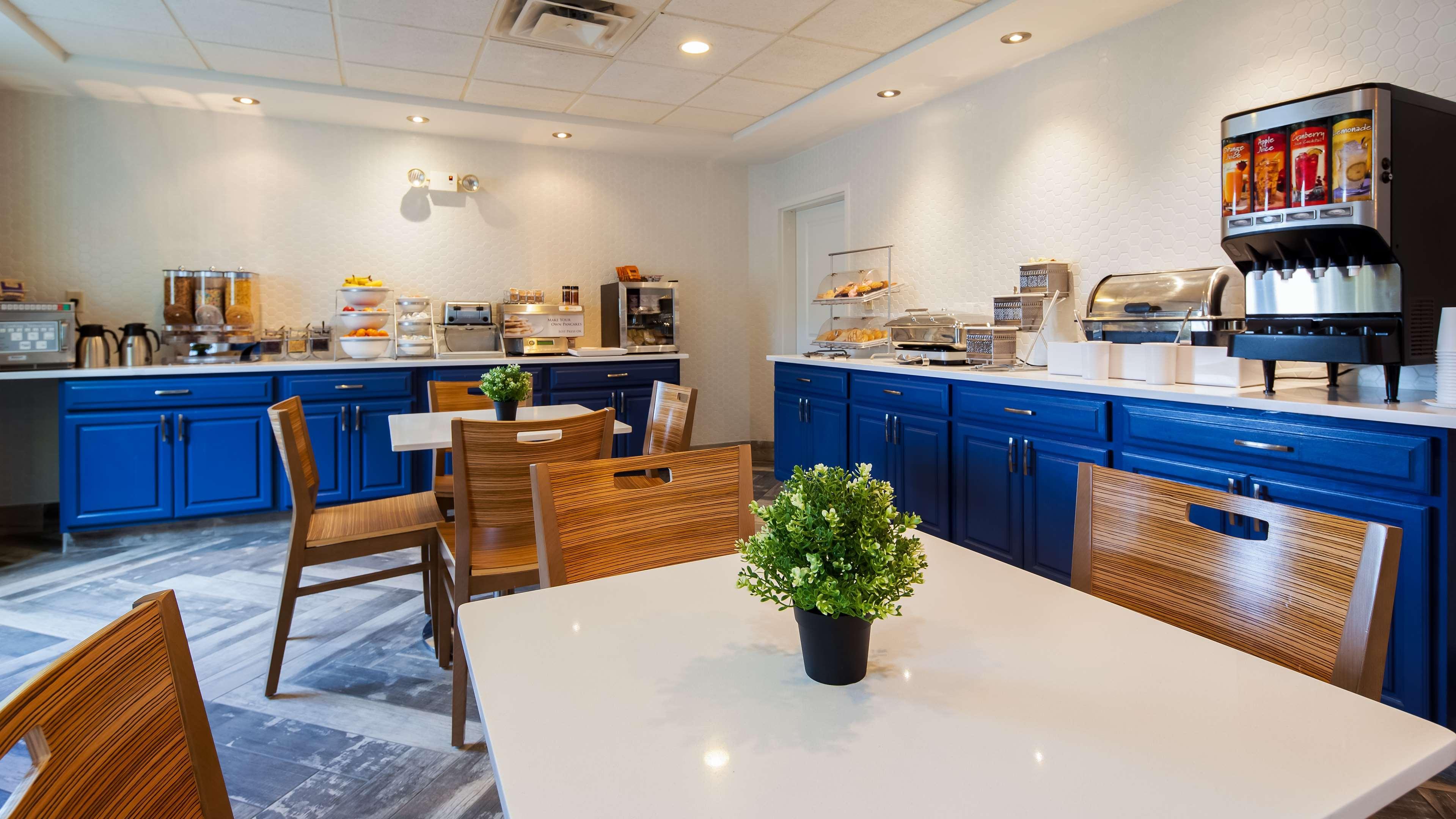 Best Western Plus Newport News Bagian luar foto