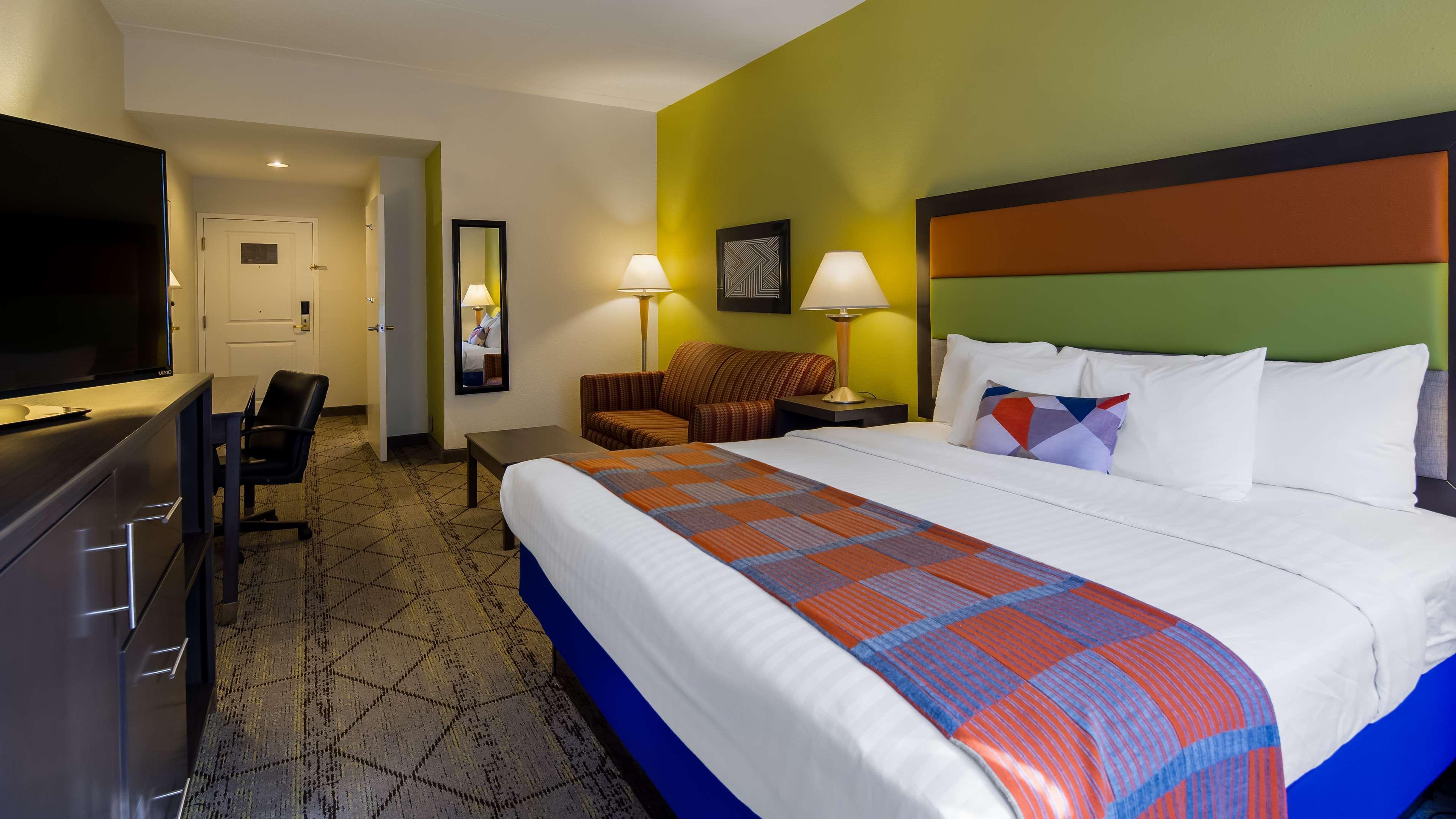 Best Western Plus Newport News Bagian luar foto
