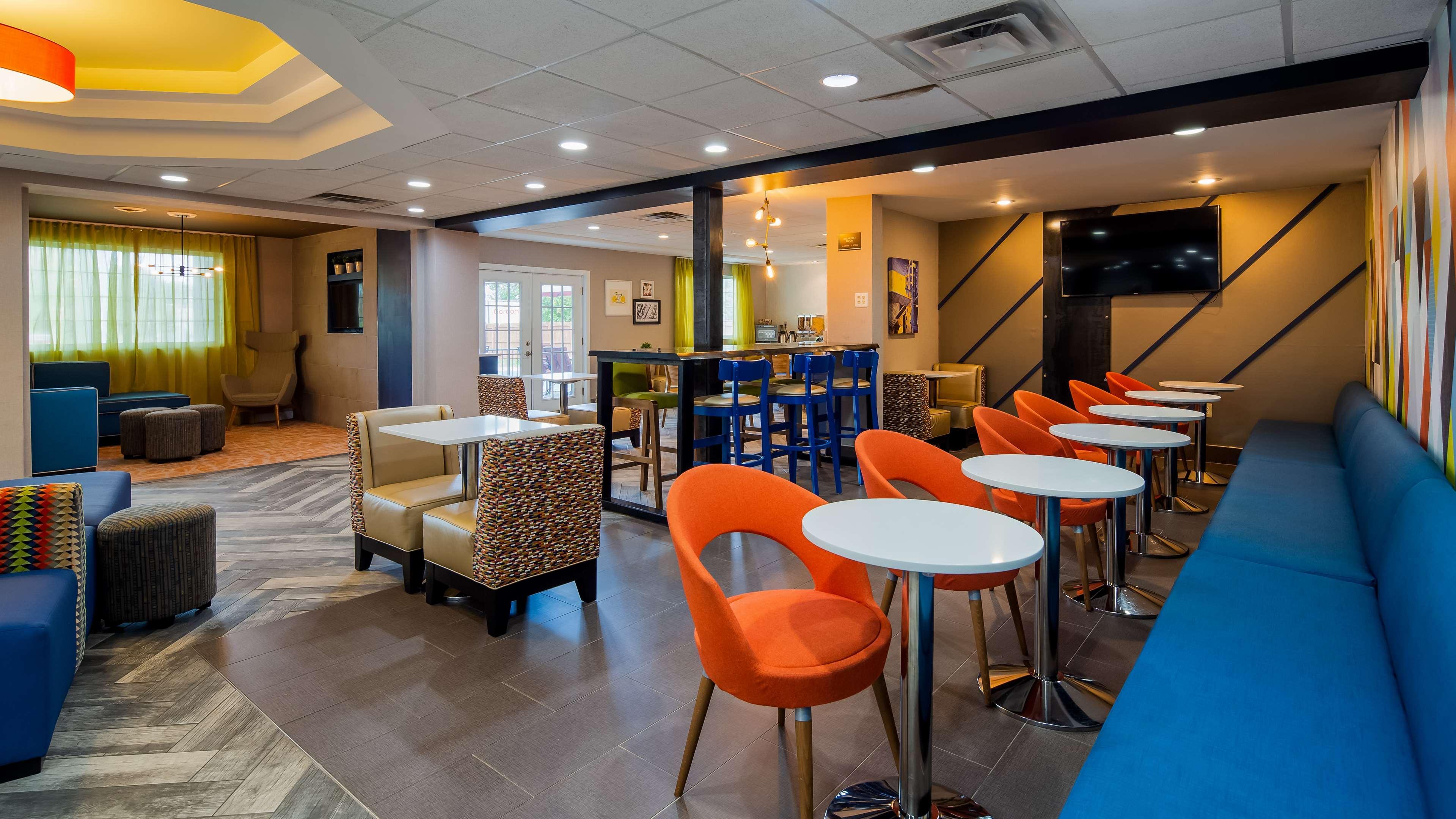 Best Western Plus Newport News Bagian luar foto