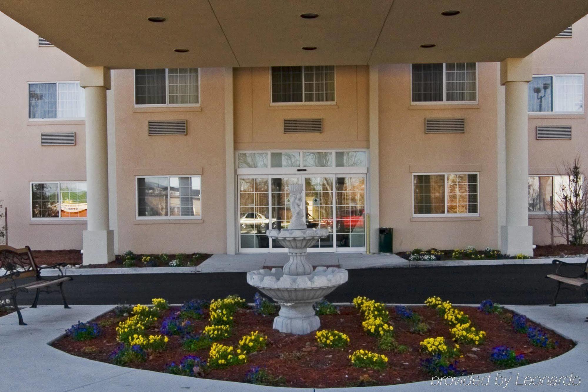 Best Western Plus Newport News Bagian luar foto