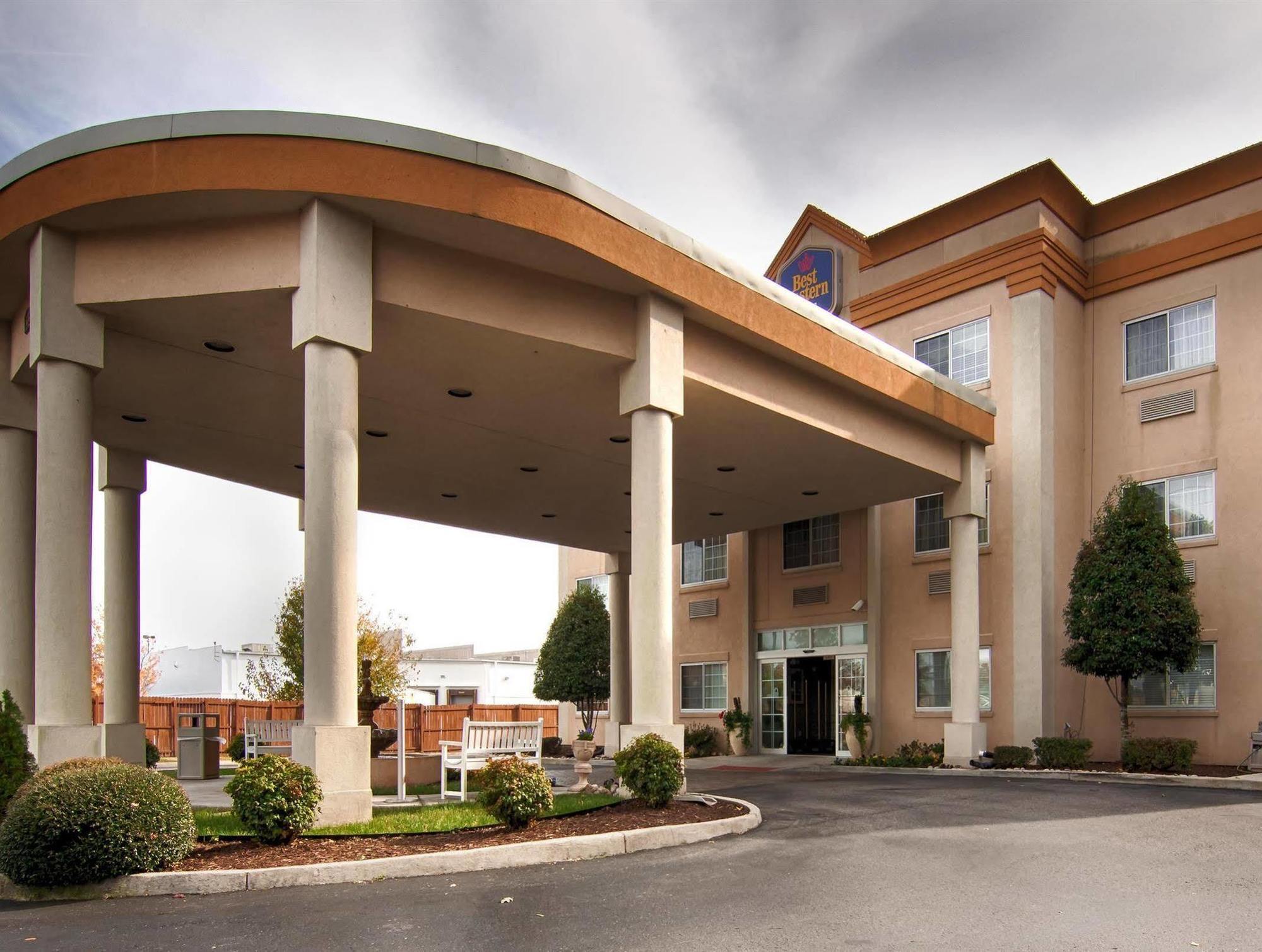 Best Western Plus Newport News Bagian luar foto