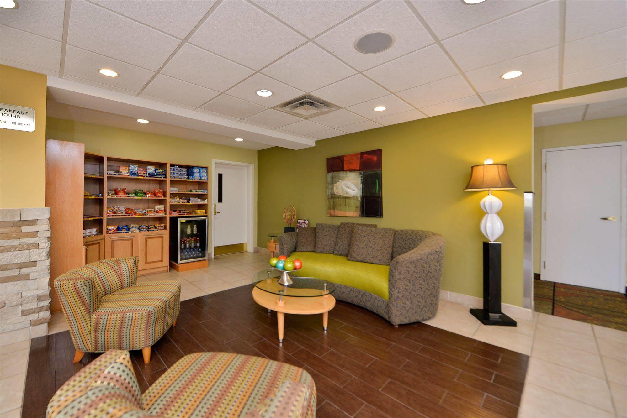 Best Western Plus Newport News Bagian luar foto